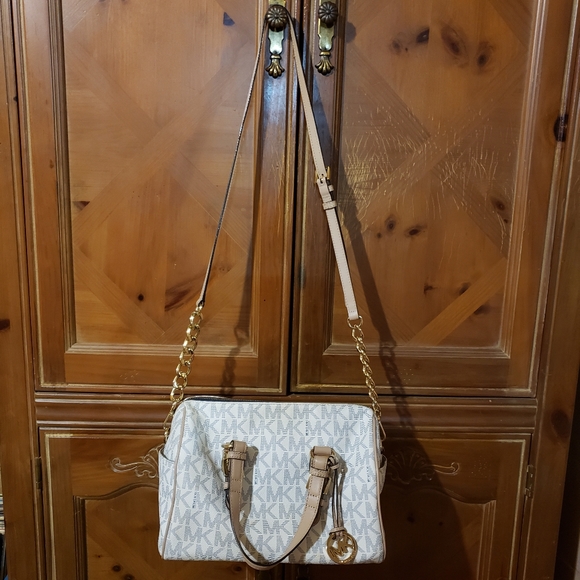Michael Kors Handbag - Picture 7 of 10